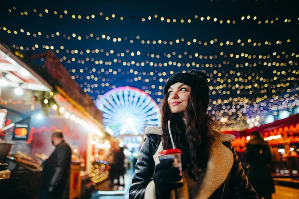 Cute Girl Hat Warm Clothes Walks Winter Evening Fair Beautiful — Stock Photo, Image