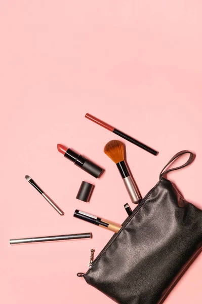 Vertical Flat Lay Shot Con Prodotti Trucco Custodia Cosmetica Rossetto — Foto Stock