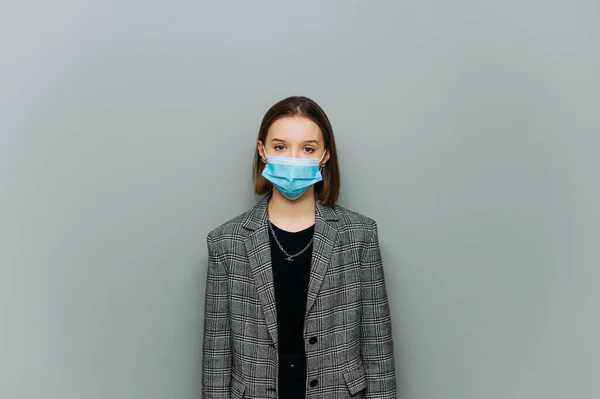 Portrait Beautiful Business Woman Formalwear Protective Mask Her Face Gray — Stock Photo, Image
