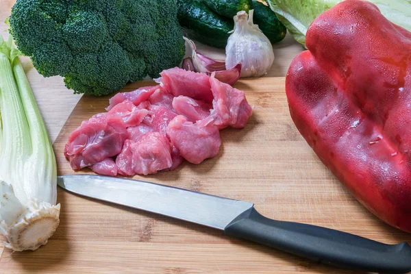 Frisches Fleisch und Gemüse — Stockfoto