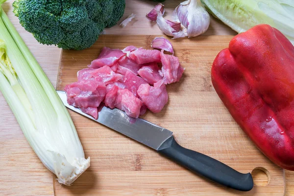 Frisches Fleisch und Gemüse — Stockfoto