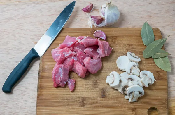 Frisches Fleisch und Gemüse — Stockfoto