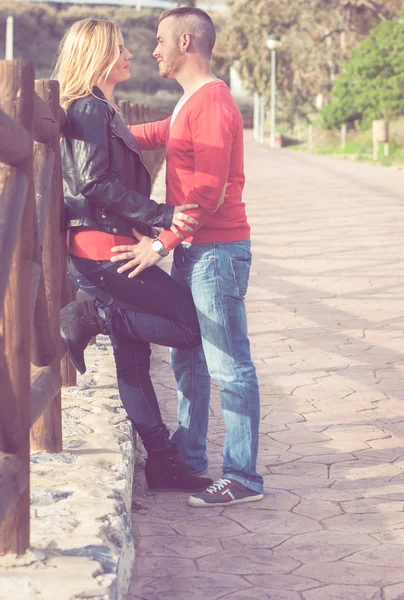 Beautiful young couple — Stock Photo, Image