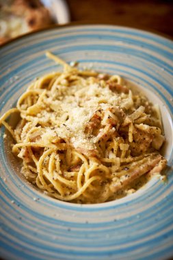 İtalyan restoranında pişirilmiş lezzetli, güzel bir spagetti.