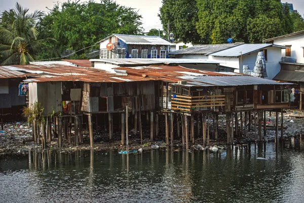 Old Wooden House Slum Bangkok — Stock Photo, Image