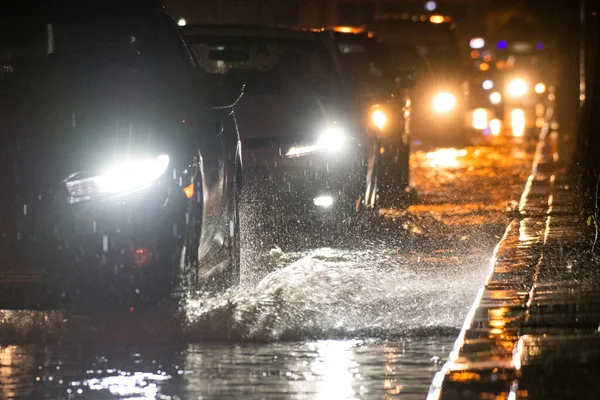 Chove Cidade Ruas Com Carros Motos — Fotografia de Stock