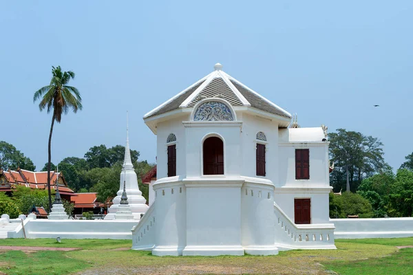 Fehér Pagoda Wat Uposatharam Buddhista Templom Uthai Thani — Stock Fotó