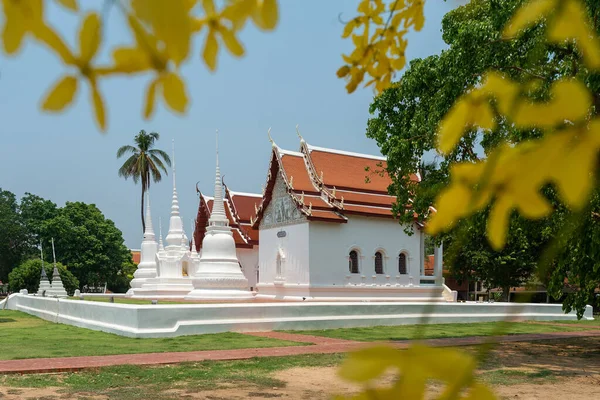 Biały Pagoda Wat Uposatharam Buddyjski Rozciągacz Uthai Thani — Zdjęcie stockowe