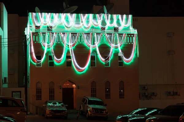 Edificio nella città vecchia di Muttrah di notte, Oman — Foto Stock