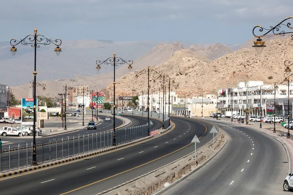 Carretera en la ciudad de Nizwa, Omán — Foto de Stock