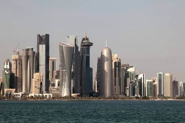 Linha do horizonte da baixa de Doha, Qatar — Fotografia de Stock