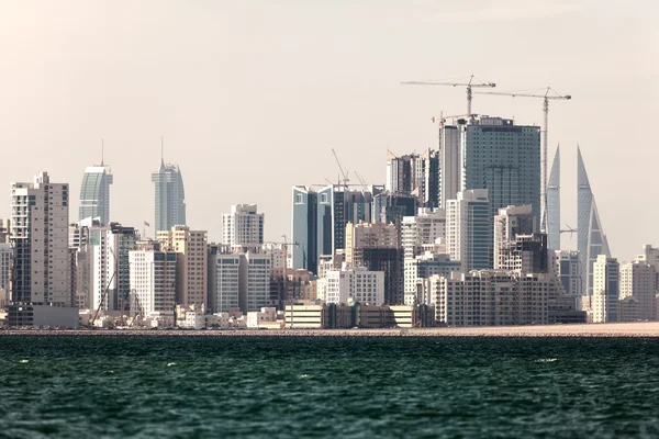 Skyline a város Manama, Bahrein — Stock Fotó