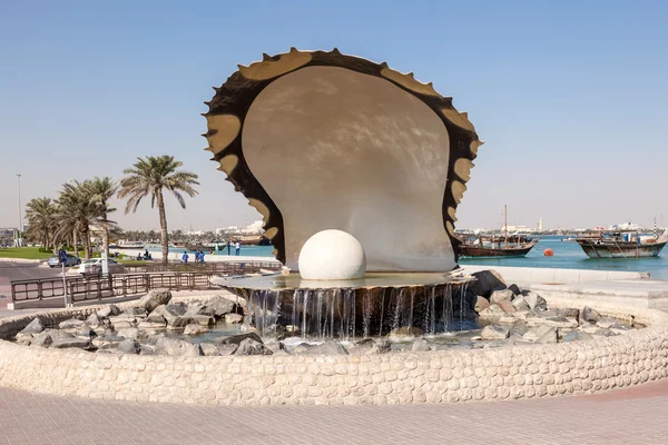 Pearl fountain in Doha, Qatar — Stock Photo, Image