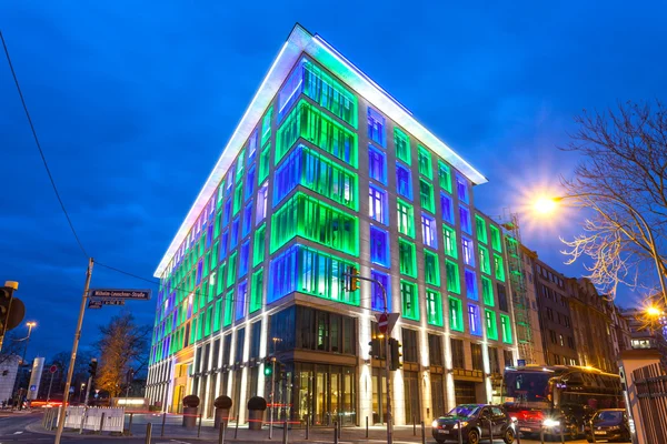 Colorful illuminated building in Frankfurt Main, Germany — Stock Photo, Image