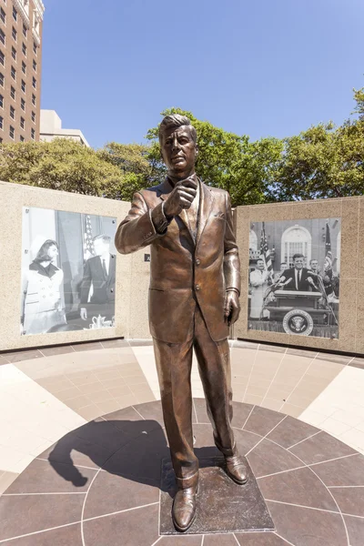 肯尼迪雕像在沃斯堡，得克萨斯州，美国 — 图库照片