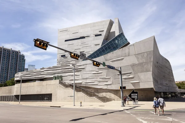 A Perot Museum of Nature és a Science in Dallas, Tx, Amerikai Egyesült Államok — Stock Fotó