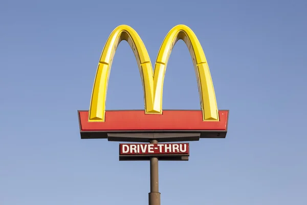 Logotipo do restaurante McDonalds — Fotografia de Stock