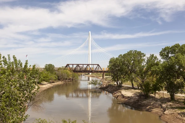 Die margaret hunt bridge in dallas, texas — Stockfoto
