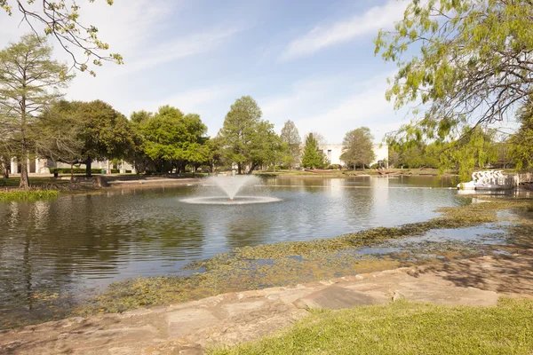 The Leonhardt Lagoon at the Fair Park, Dallas, Texas — Stock Photo, Image