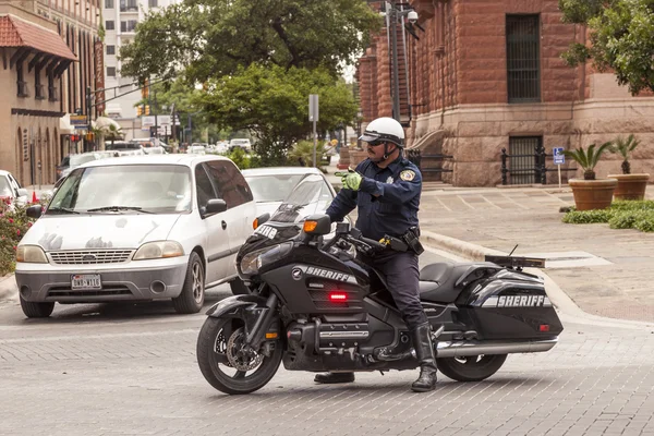 Polizist auf Motorrad — Stockfoto