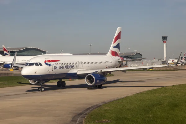 British Airways Airbus A320 at the London Heathrow Airport — Stock Photo, Image