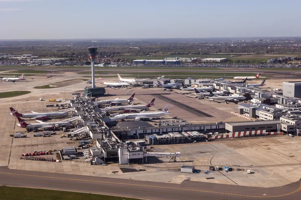 Londra Heathrow Havaalanı'na havadan görünümü — Stok fotoğraf