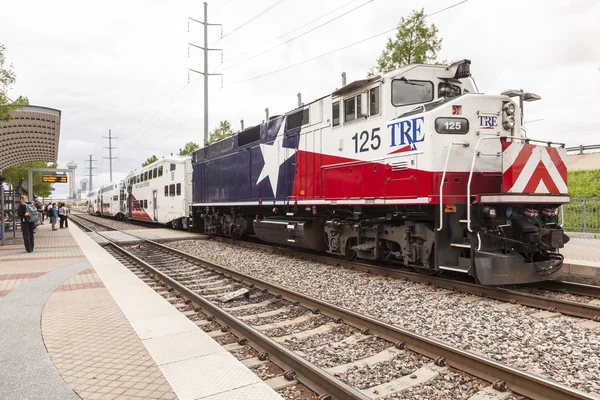 Trinity Railway sneltrein in Dallas — Stockfoto