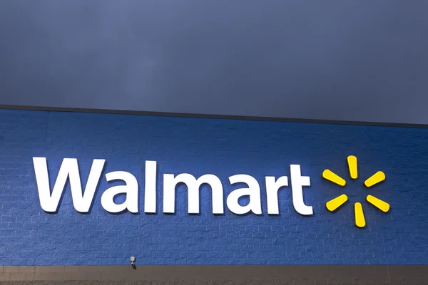 Walmart Sign illuminated at night — Stock Photo, Image