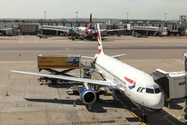 British Airways Aviões no aeroporto de Londres Heathrow — Fotografia de Stock