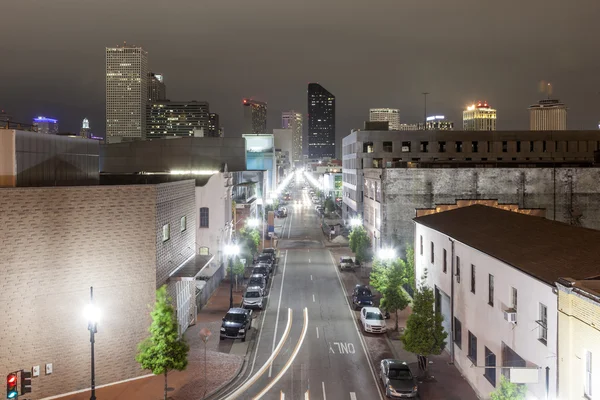 Straat in New Orleans in de nacht, Louisiana, ons — Stockfoto