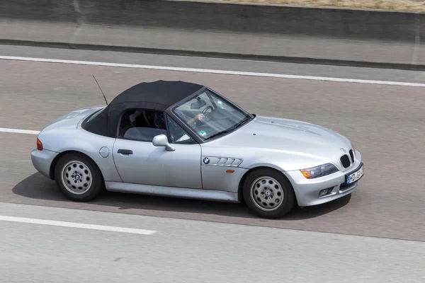 BMW Z3 sur l'autoroute — Photo