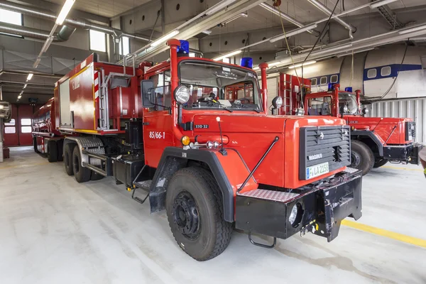 Camion dei pompieri all'aeroporto — Foto Stock