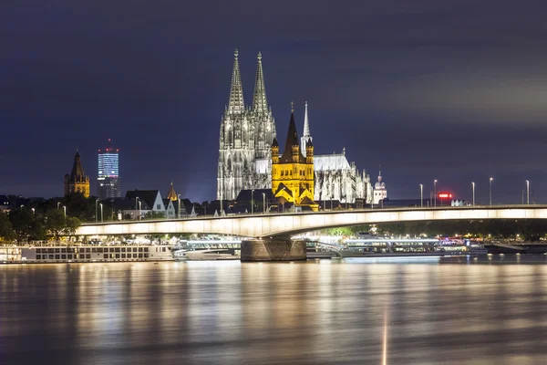 Catedrala din Köln noaptea — Fotografie, imagine de stoc