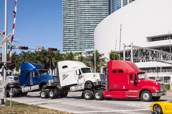 Φορτηγά μεταφοράς στο Μαϊάμι, Φλόριντα, ΗΠΑ — Φωτογραφία Αρχείου