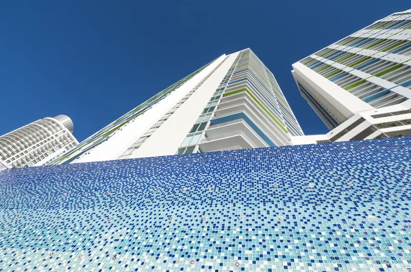 Highrise buildings downtown à Miami, Floride, États-Unis — Photo