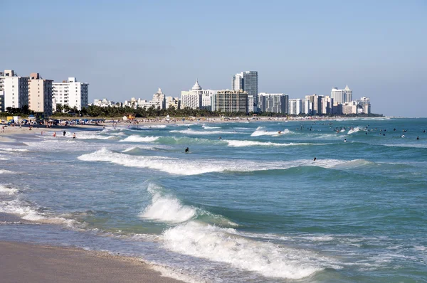 Surfování v south beach. Miami, florida, usa — Stock fotografie