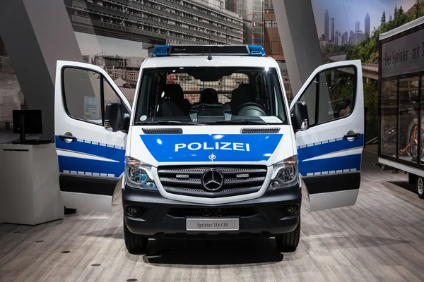 Mercedes benz sprinter 316 cdi polizei van op de 65e iaa bedrijfsvoertuigen 2014 in hannover, Duitsland — Stockfoto