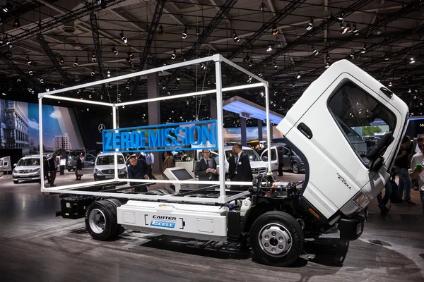 Nieuw mitsubishi fuso galop e-cel op de 65e iaa bedrijfsvoertuigen 2014 in hannover, Duitsland — Stockfoto