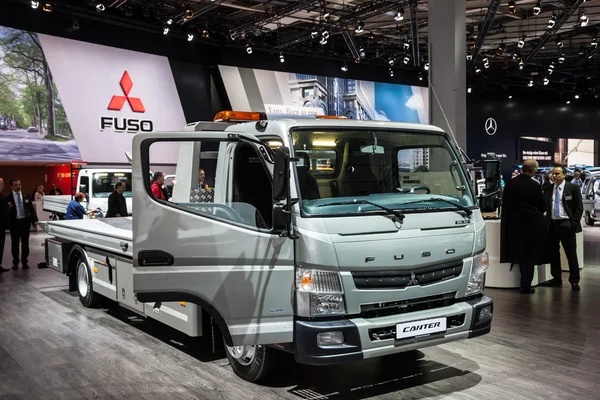 Новый Mitsubishi Fuso Canter на 65-м IAA Commercial Vehicles 2014 в Ганновере, Германия — стоковое фото