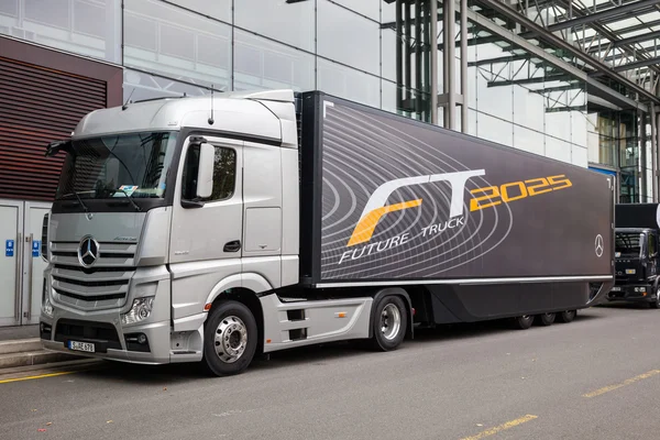 Mercedes Benz Future Truck FT 2025 trailer at the 65th IAA Commercial Vehicles 2014 in Hannover, Germany — Stock Photo, Image
