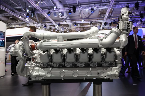 MAN bus diesel engine at the 65th IAA Commercial Vehicles 2014 in Hannover, Germany — Stock Photo, Image