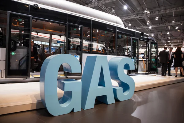 Man city bus med Gasa motorn på de 65 iaa-nyttofordon 2014 i hannover, Tyskland — Stockfoto