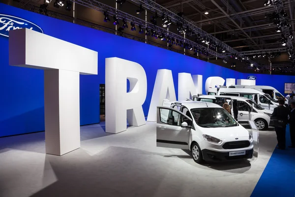 Ford Transit Vans al 65esimo IAA Commercial Vehicles 2014 a Hannover, Germania — Foto Stock