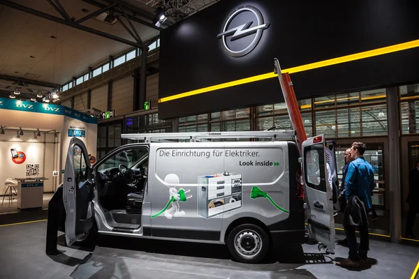 Nova Opel Vivaro Van para eletricistas no 65th IAA Commercial Vehicles 2014 em Hannover, Alemanha — Fotografia de Stock