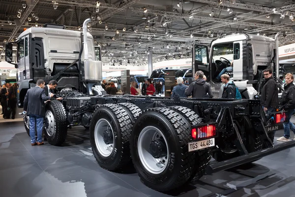 Грузовик MAN TGS 44.480 на 65-м IAA Commercial Vehicles 2014 в Ганновере, Германия — стоковое фото