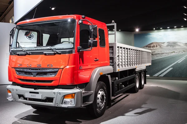 Nowy mitsubishi fuso fj w 65 pojazdów użytkowych iaa 2014 w hannover, Niemcy — Zdjęcie stockowe