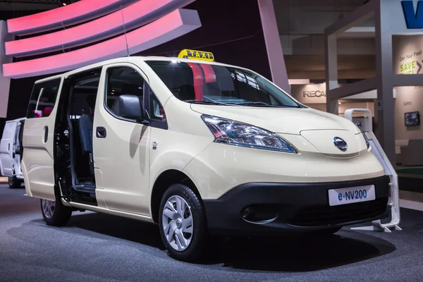 Nissan e nv200 elektryczne taksówki 65 pojazdów użytkowych iaa 2014 w Hanower — Zdjęcie stockowe