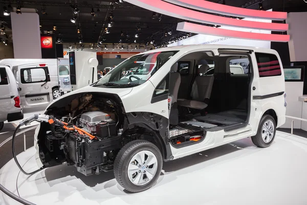 NISSAN e-NV200 Electric Chassis at the 65th IAA Commercial Vehicles Fair 2014 in Hannover — Stock Photo, Image