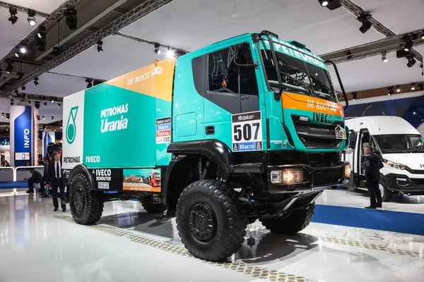 IVECO Dakar caminhão de corrida na 65th IAA Commercial Vehicles Fair 2014 em Hannover, Alemanha — Fotografia de Stock