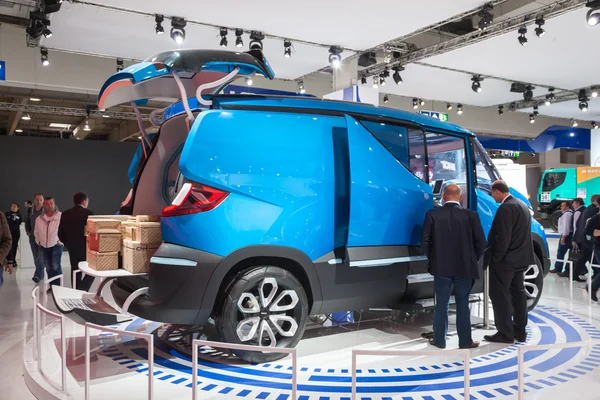 IVECO VISION Concept Van na 65th IAA Commercial Vehicles Fair 2014 em Hannover, Alemanha — Fotografia de Stock